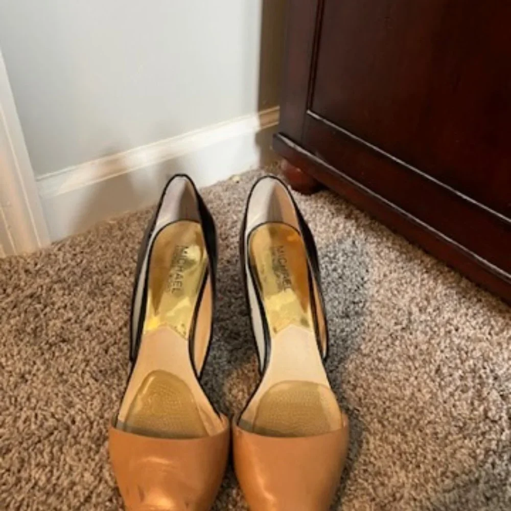 Two tone Michael Kors heels - Picture 2 of 3